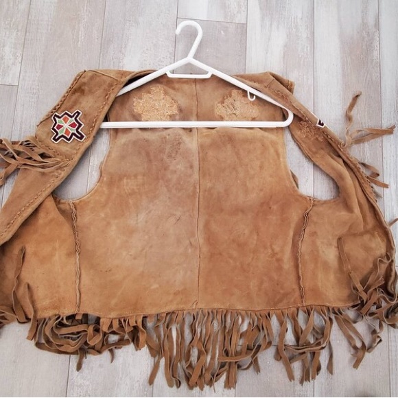 Indigenous beaded buckskin fringe vest - First Nations/ native beadwork - Picture 5 of 7